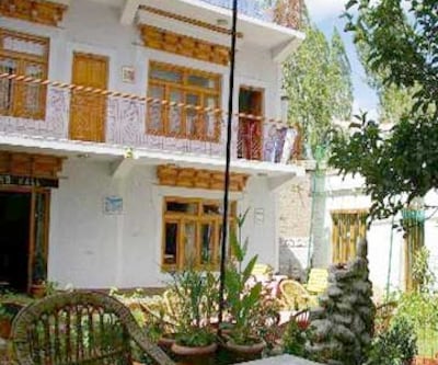 Hotel Shaynam